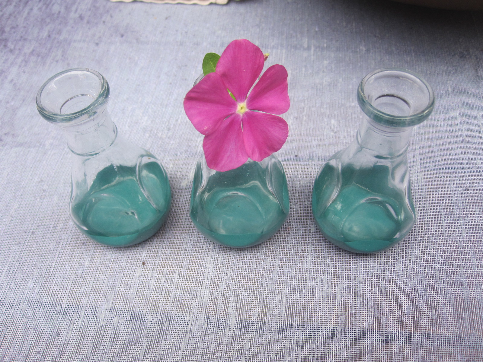 The Creative Vault Rubber Dipped Vases {Tutorial}