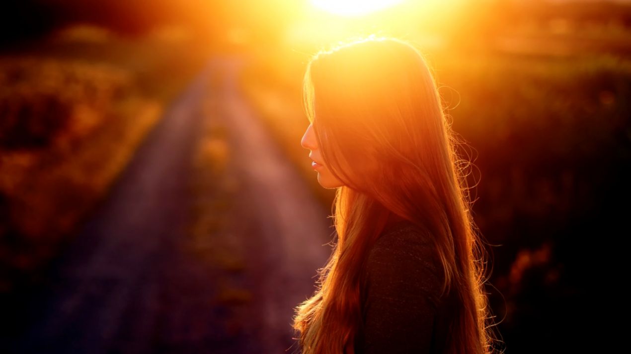 Download Wallpaper 1366x768 Girl Sunset Hair Profile laptop Download Wallpaper 1366x768 Girl Sunset Hair Profile laptop
