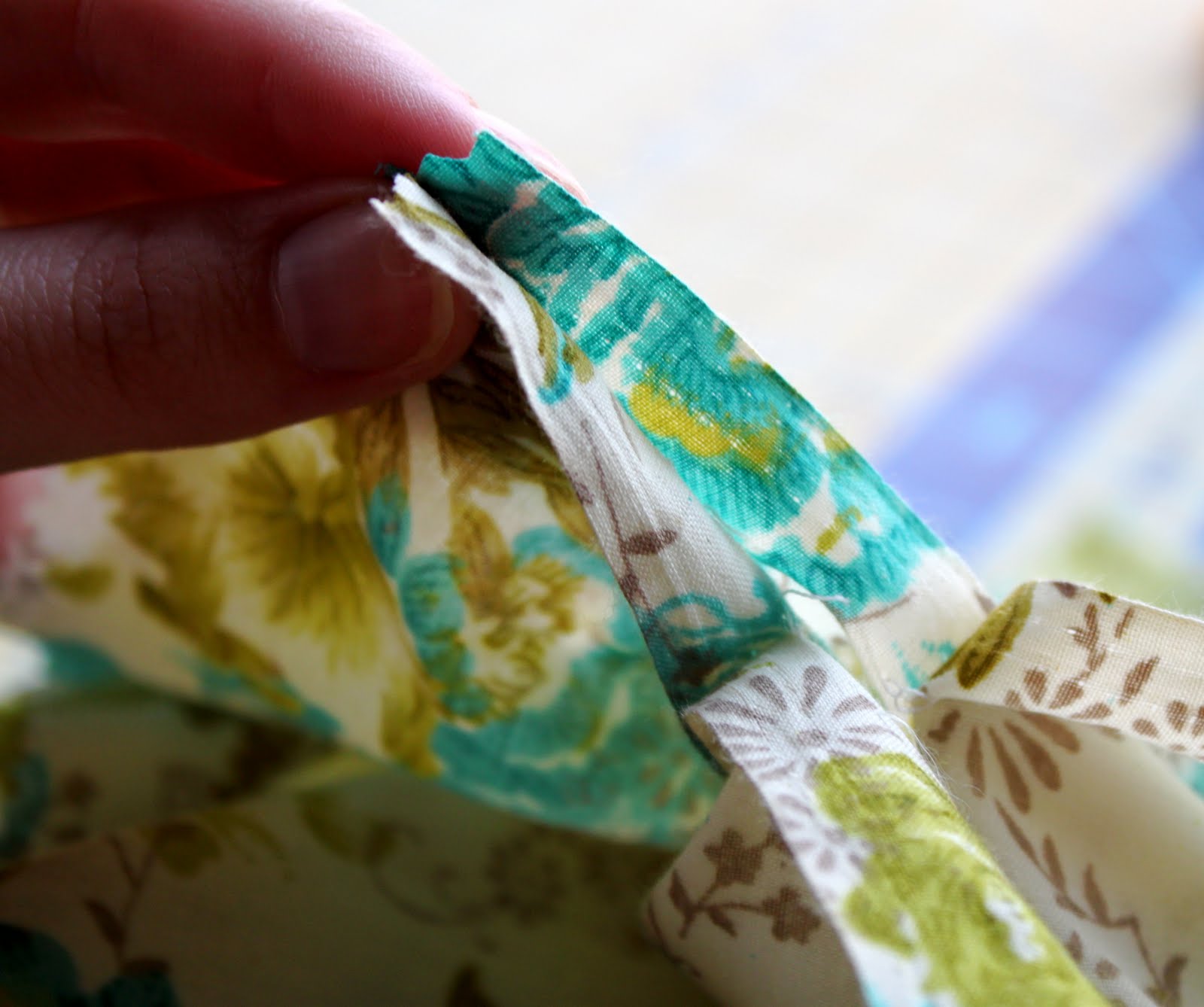 Lightweight Spring Infinity Scarf Tutorial The Cottage Mama