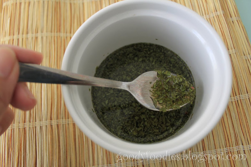 GoodyFoodies Recipe Homemade fresh mint sauce (great with lamb)