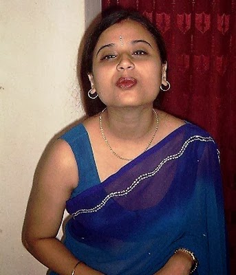 18 Year old Indian Girl gets Fucked in Hotel Room