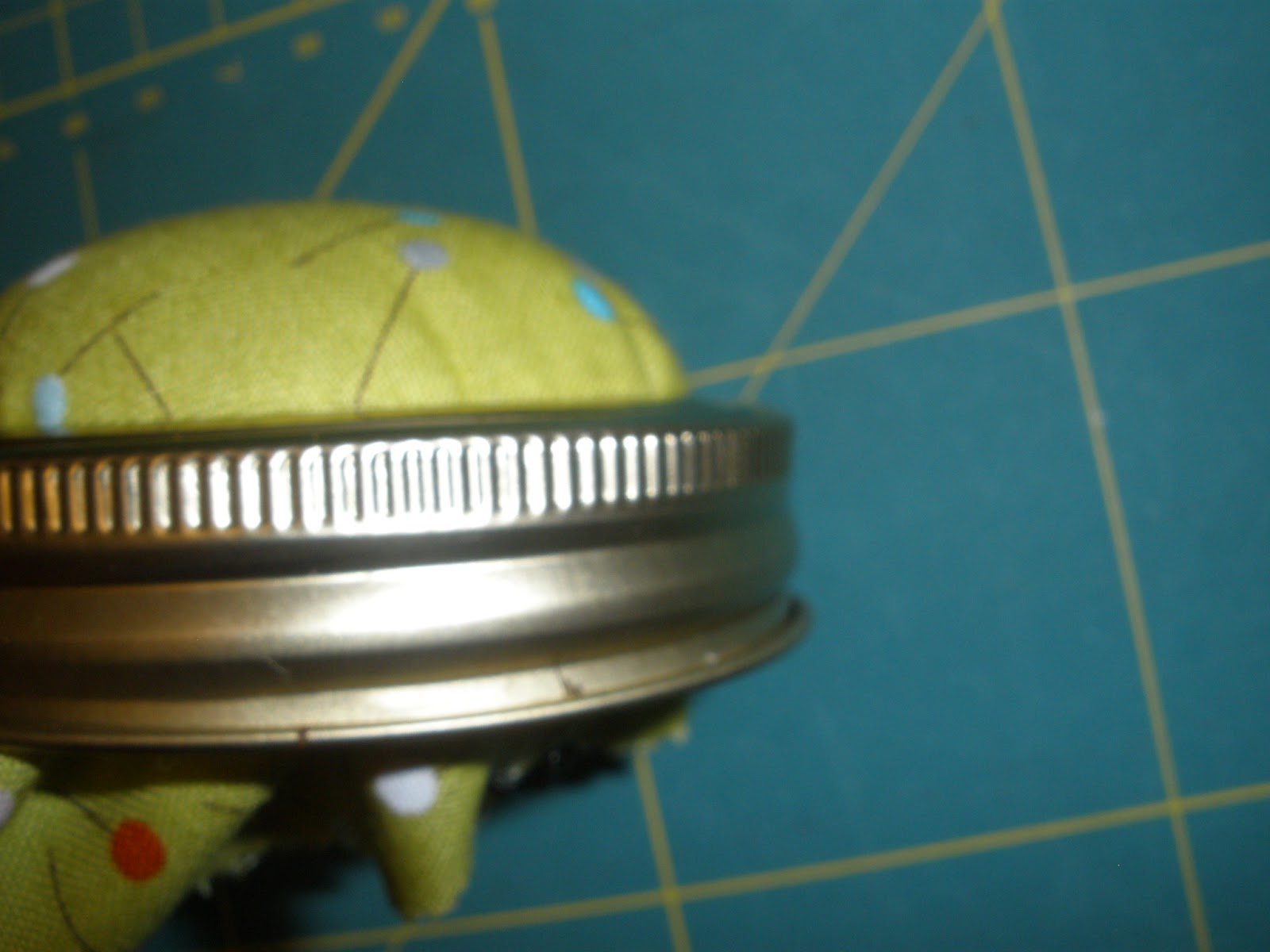 [Amy's] Crafty Shenanigans Jam jar pin cushion tutorial