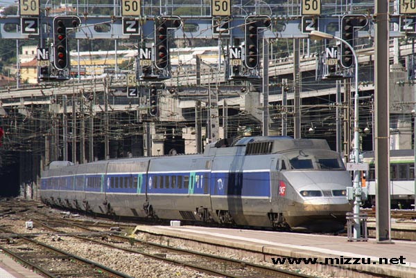 Train à Grande Vitesse Train à Grande Vitesse