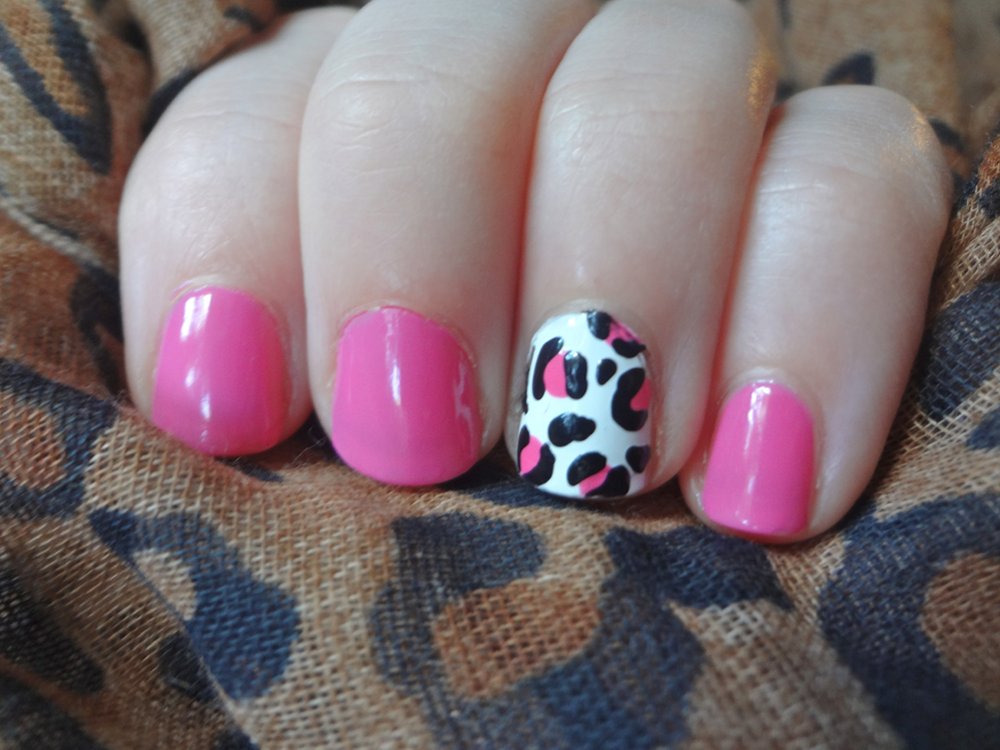 aka Bailey Pink Leopard Print Accent Nail