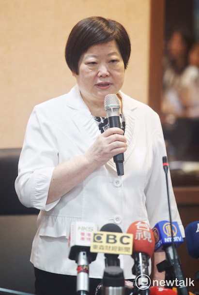 勞動部長林美珠今(18)天親自主持基本工資審議委員會。 勞動部長林美珠今(18)天親自主持基本工資審議委員會。