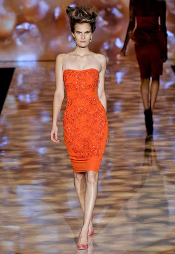 къса коктейлна рокля по тялото от Badgley Mischka
