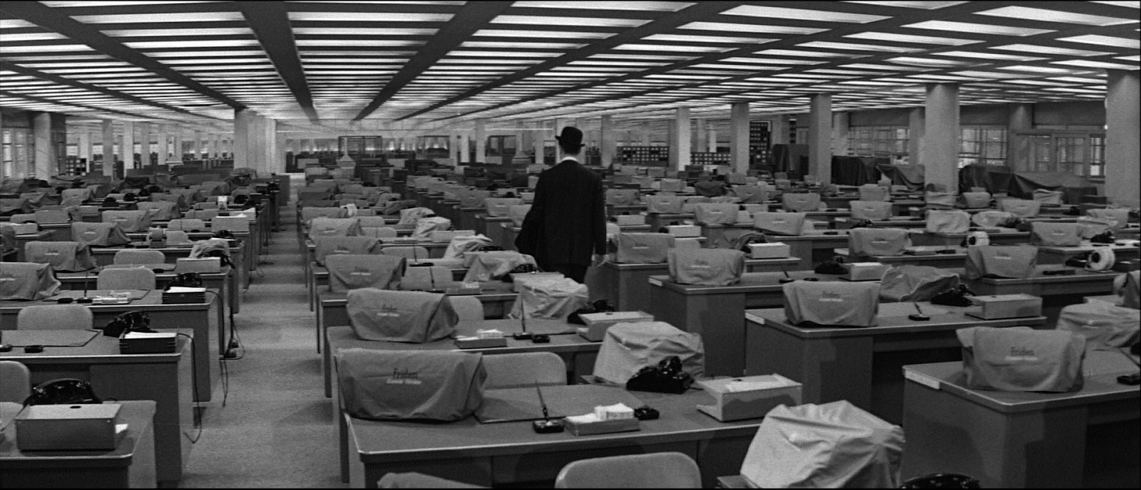 Christina Newland Writing on film & Culture Brief Thoughts Billy Wilder's The Apartment