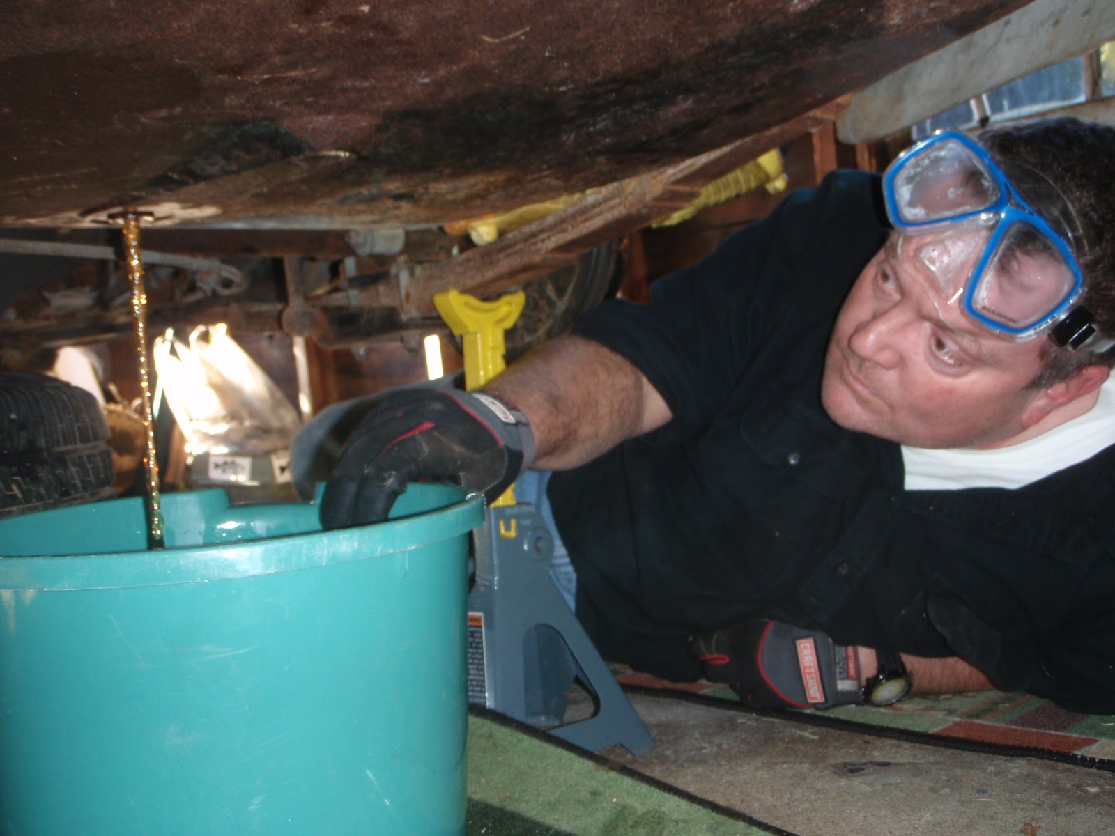 MGB in the Garage Day 2 Fuel tank and pump, clutch