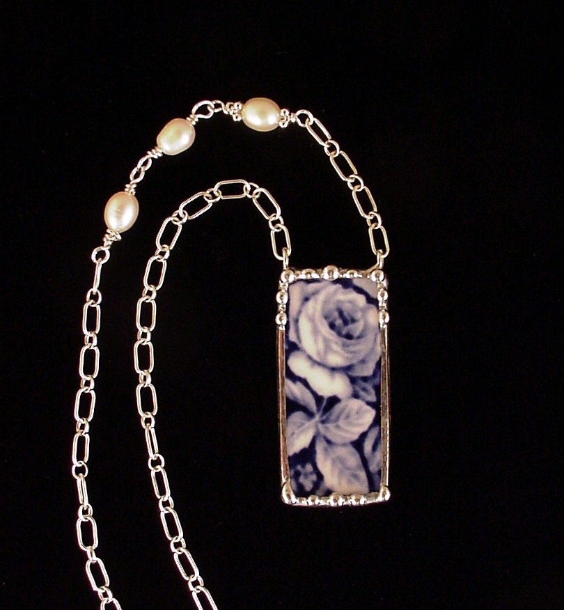 Dishfunctional Designs New Jewelry On Display at Floreant Projects