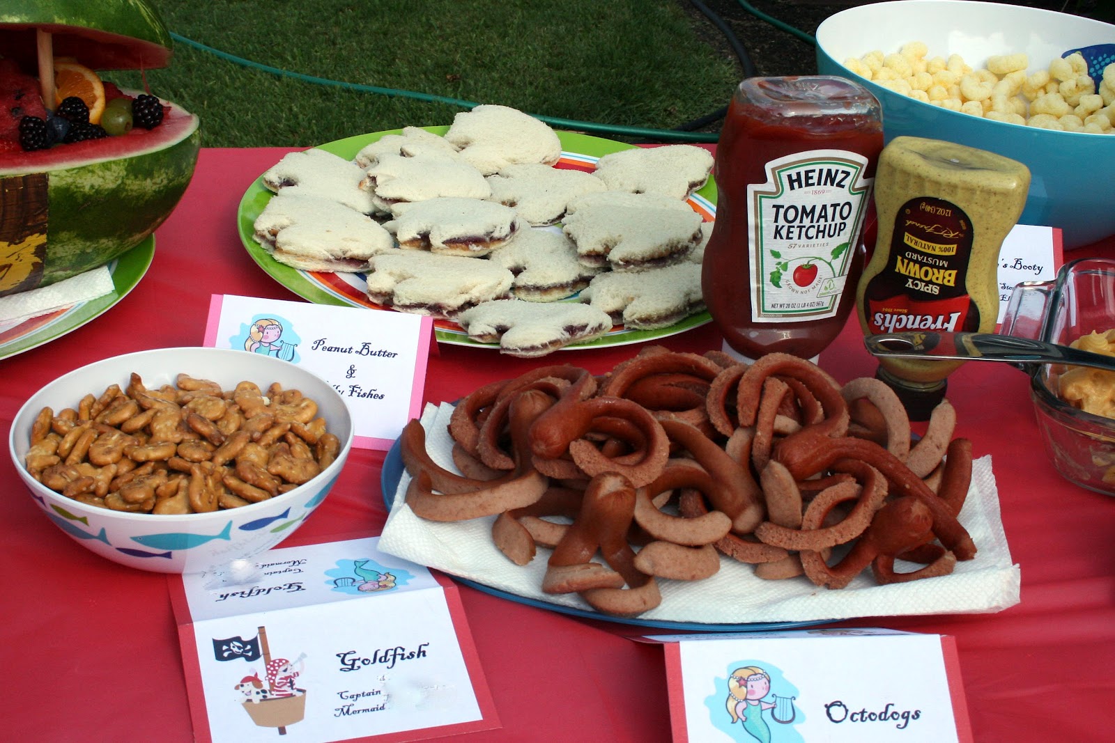 one clever mom: Mermaids and Pirates Party - Food!