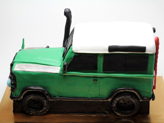 Land Rover Cake