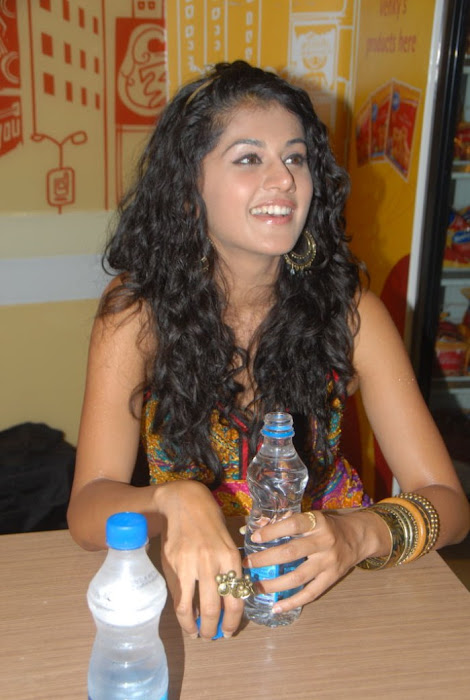 tapsee new at venkys xprs food court photo gallery