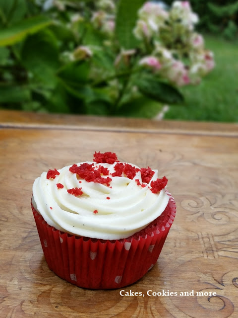 Red Velvet Cupcake mit Vanillefrosting