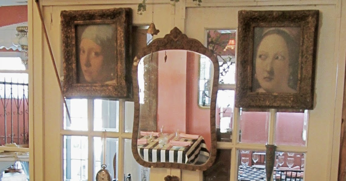 Robins Vintage Suitcase Vintage Veranda