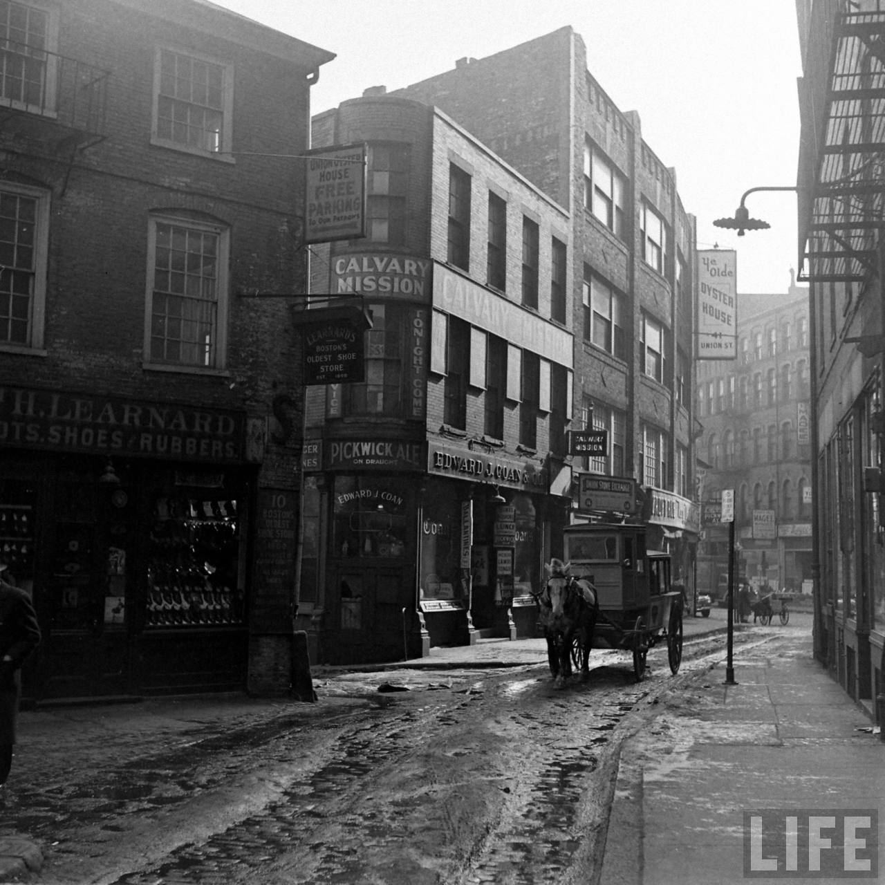 Life Through Walter Sanders' Lens vintage everyday