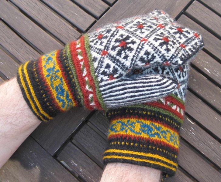 Lappone BALTIC Mittens in twined knitting