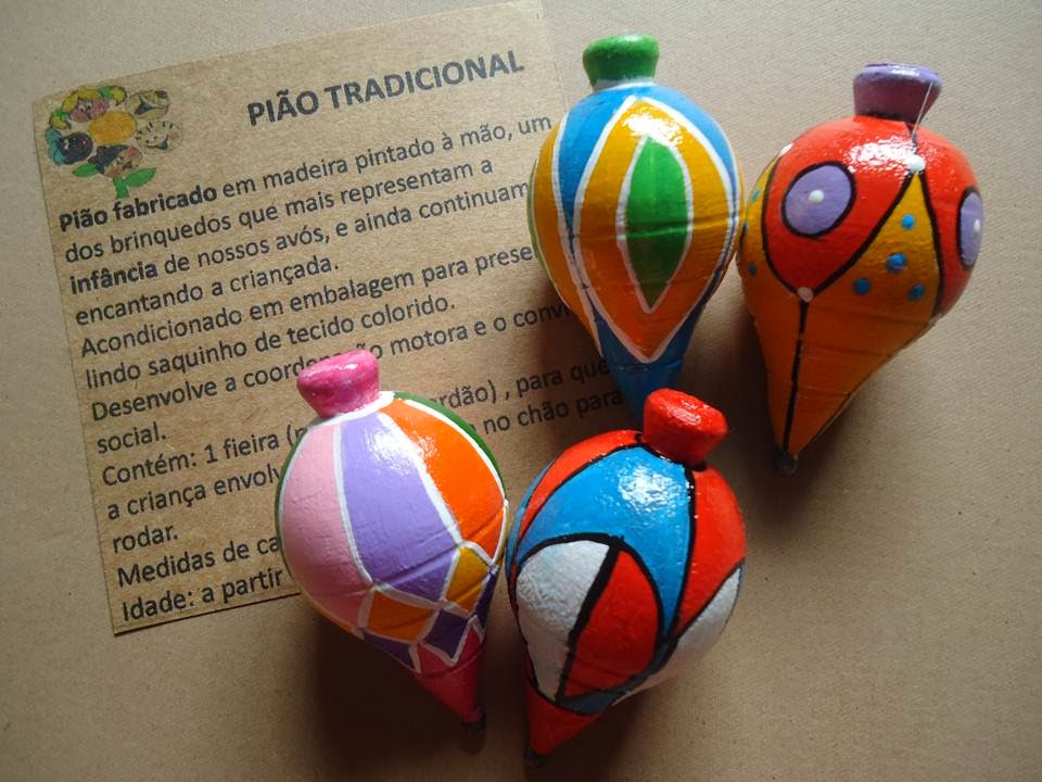 Pião de Madeira com Fieira Brinquedo Tradicional