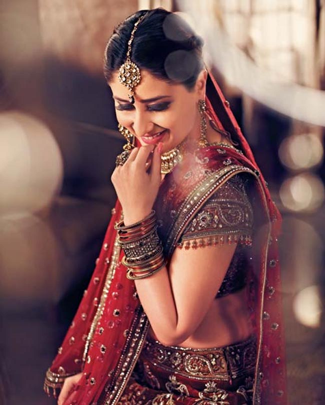 Celebrity Ads: Kareena Kapoor Gitanjali Jewelers Ad - FamousCelebrityPicture.com - Famous Celebrity Picture 