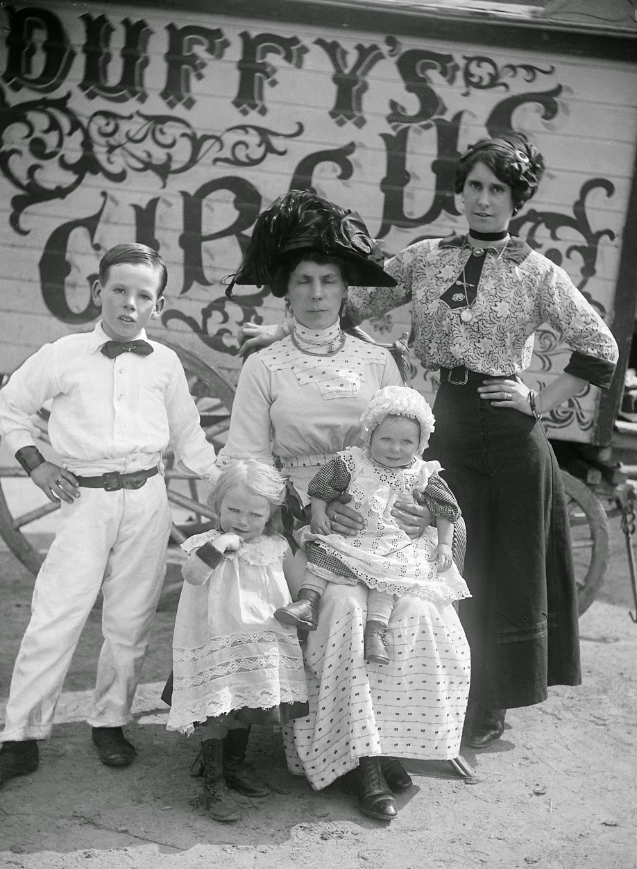 23 Classic Portraits of Circus Performers From the Early 1910s