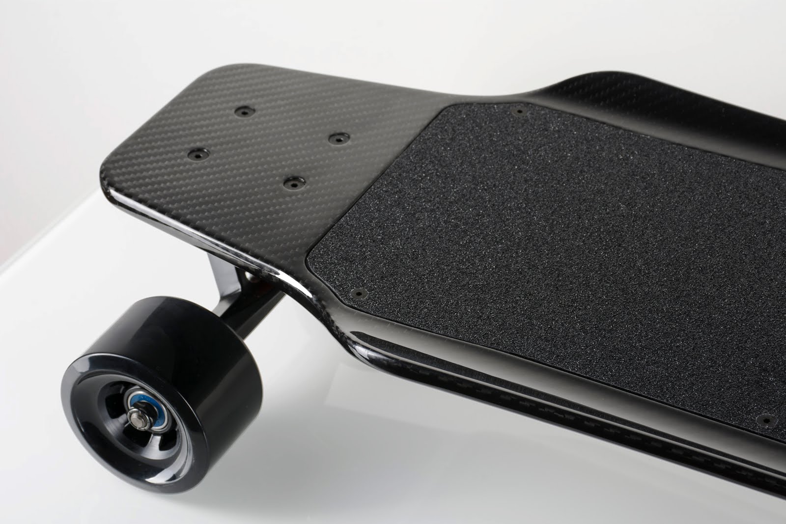 Halo Board's new awesome electric skateboard is now available for pre