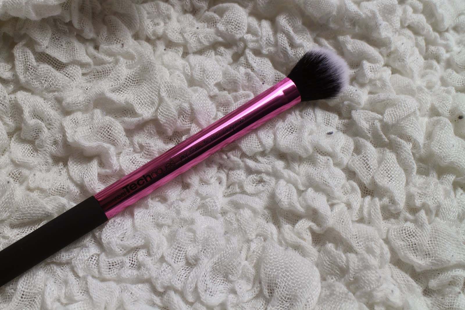 Review Real Techniques Sculpting Brush Set Velvet Lashes