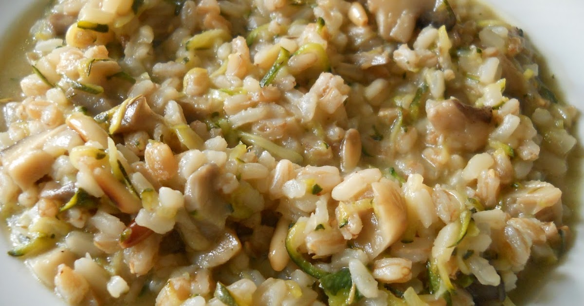 nelmondodiLu Riso e farro con funghi misti , zucchine e pinoli