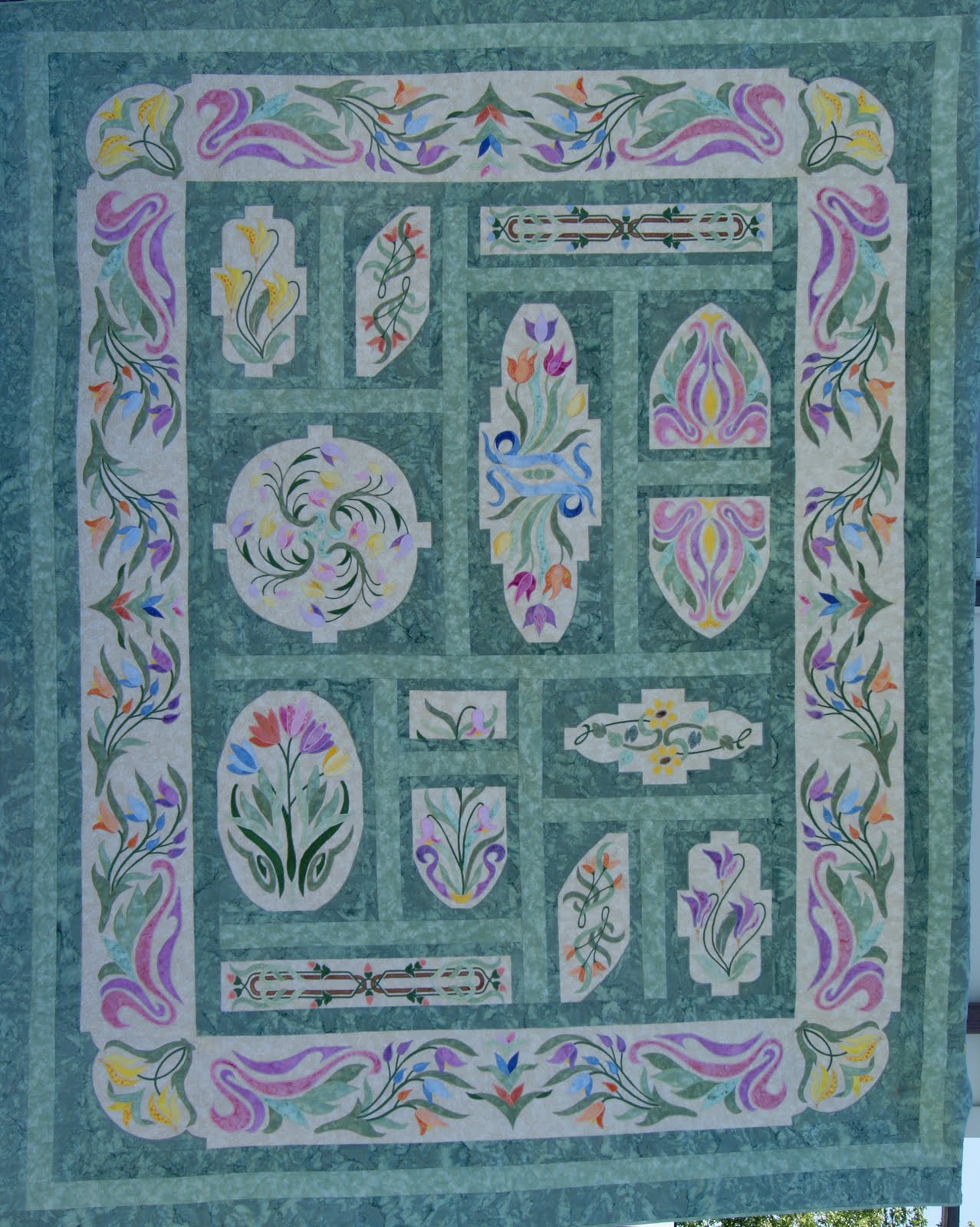 One Piece at a Time Nouveau Fleur Quilt