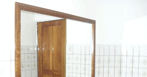 Industrias Alvarez Tel 506-8380-3208: Espejos para Baño a la medida.