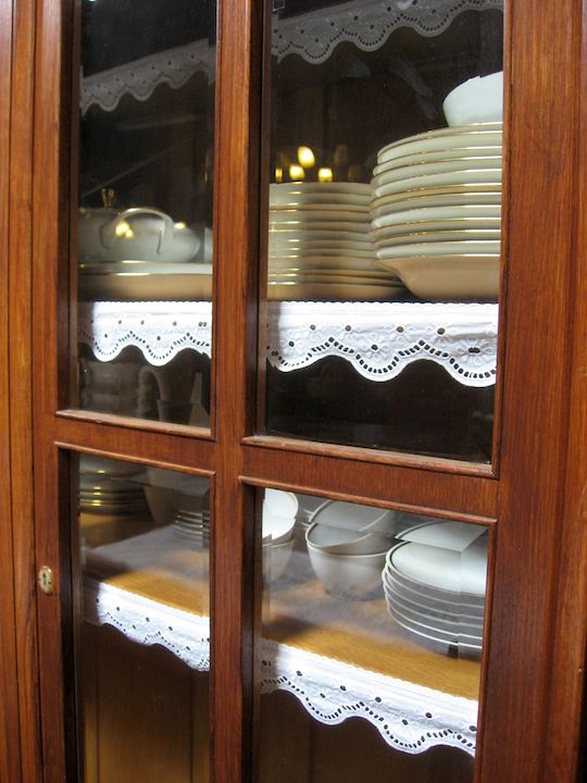 The Hausfrau Journal A Touch of Elegance Shelf Trim