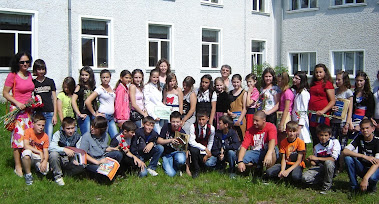 Elevi premiați de Asociația Culturală „Dobreanu” la sfârșitul anului școlar 2012-2013