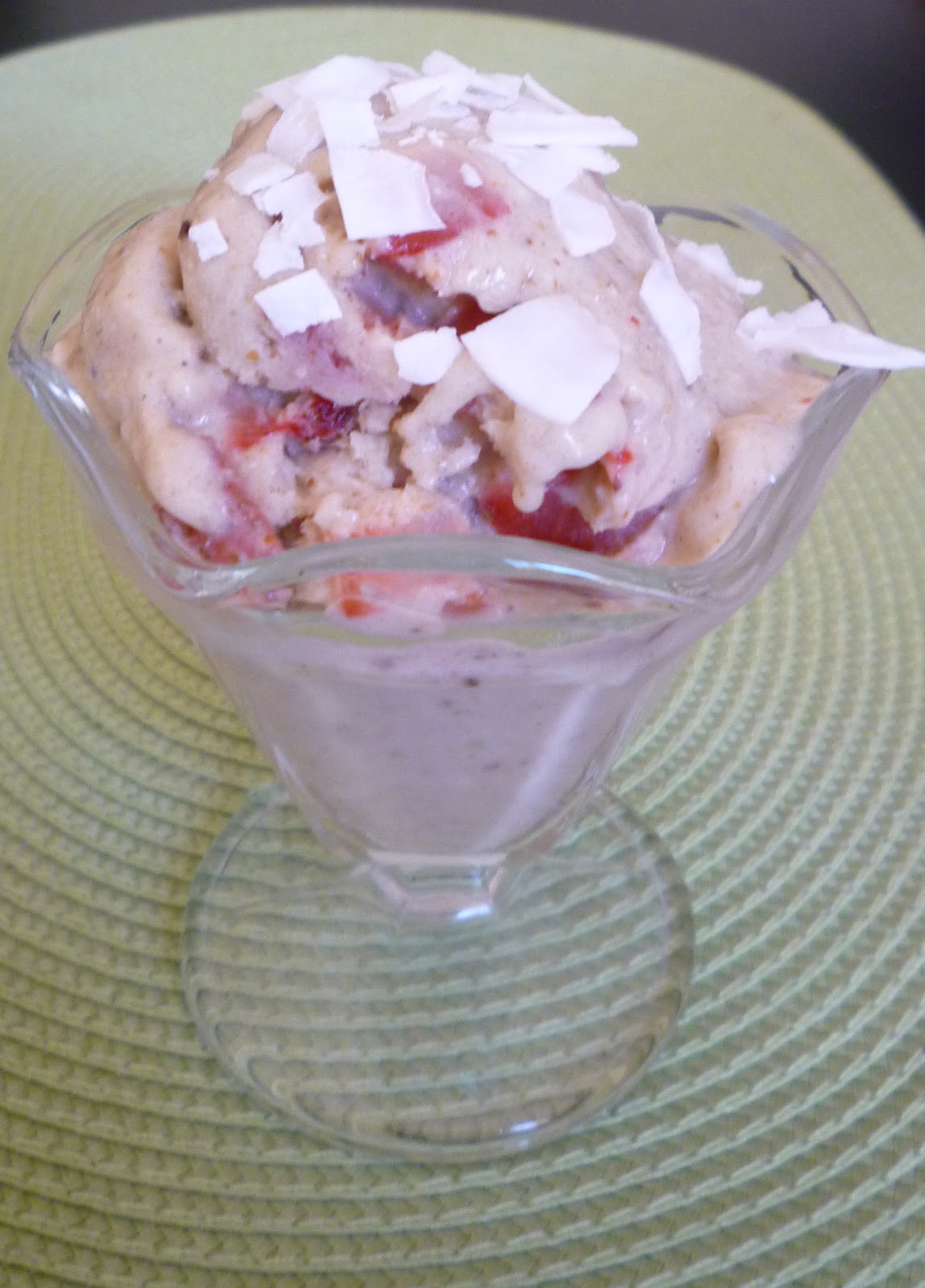 Sweet Treats by Shayna Homemade Strawberry (DairyFree/No Machine) Ice