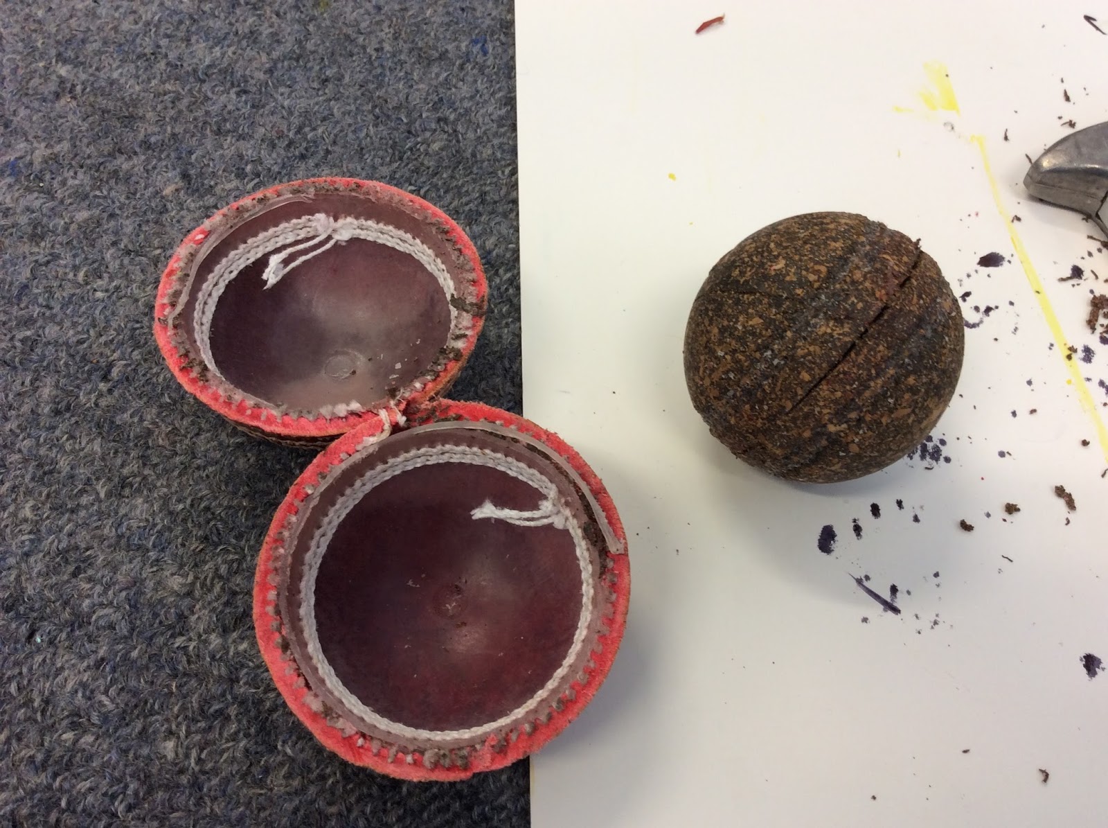 Little Einsteins What's inside a cricket ball?