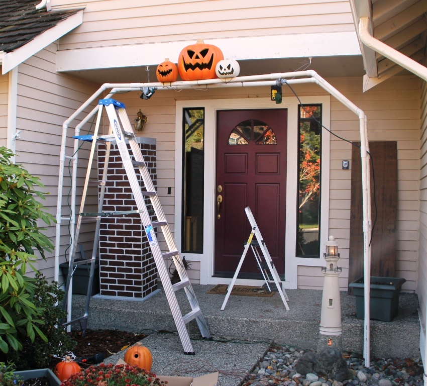 Don Morin 2011 HALLOWEEN PUMPKIN ARCH CONSTRUCTION