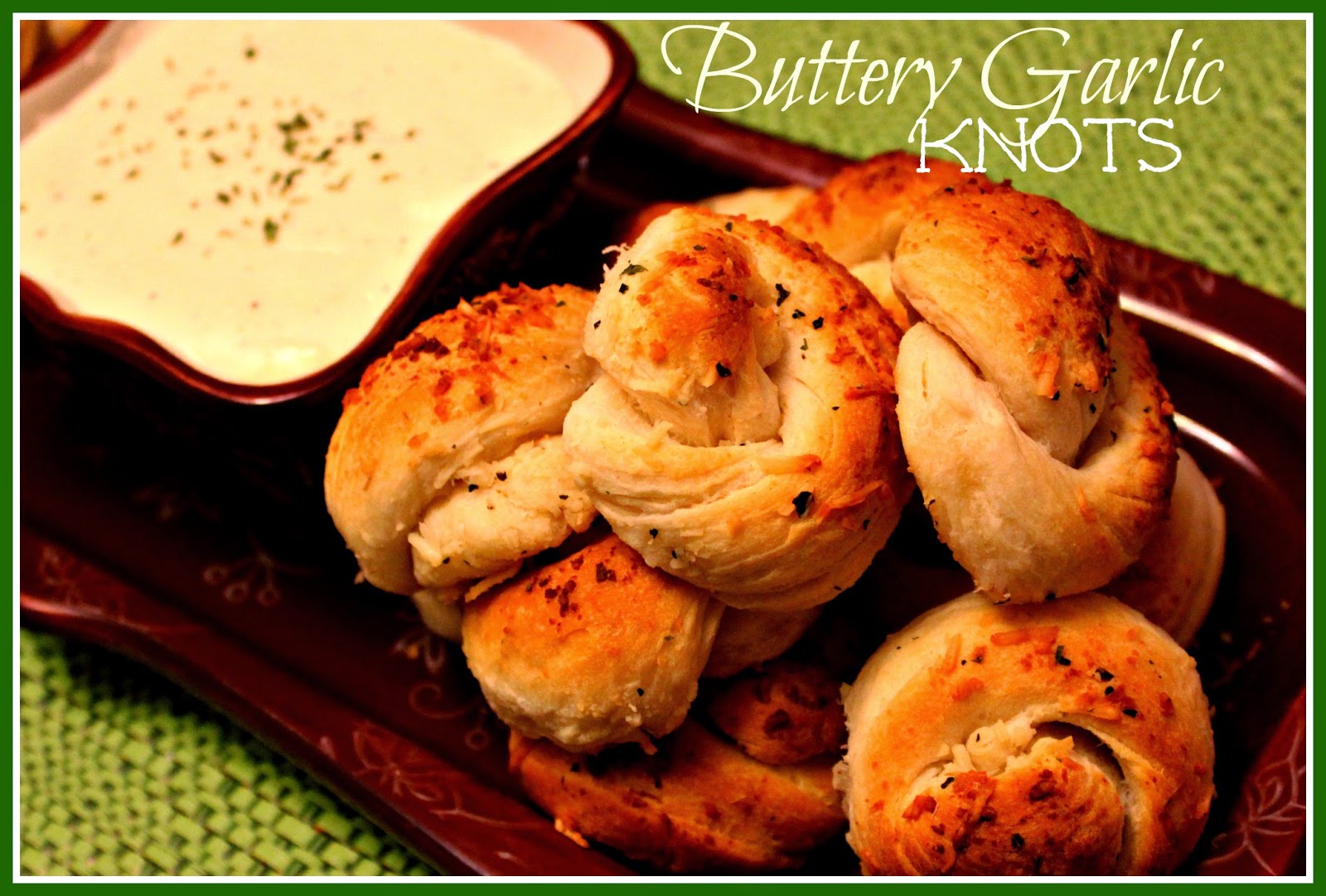 Sweet Tea and Cornbread Buttery Garlic Knots with Alfredo Dipping Sauce!