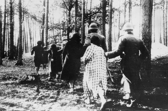 German soldier lead Polish women to their execution site