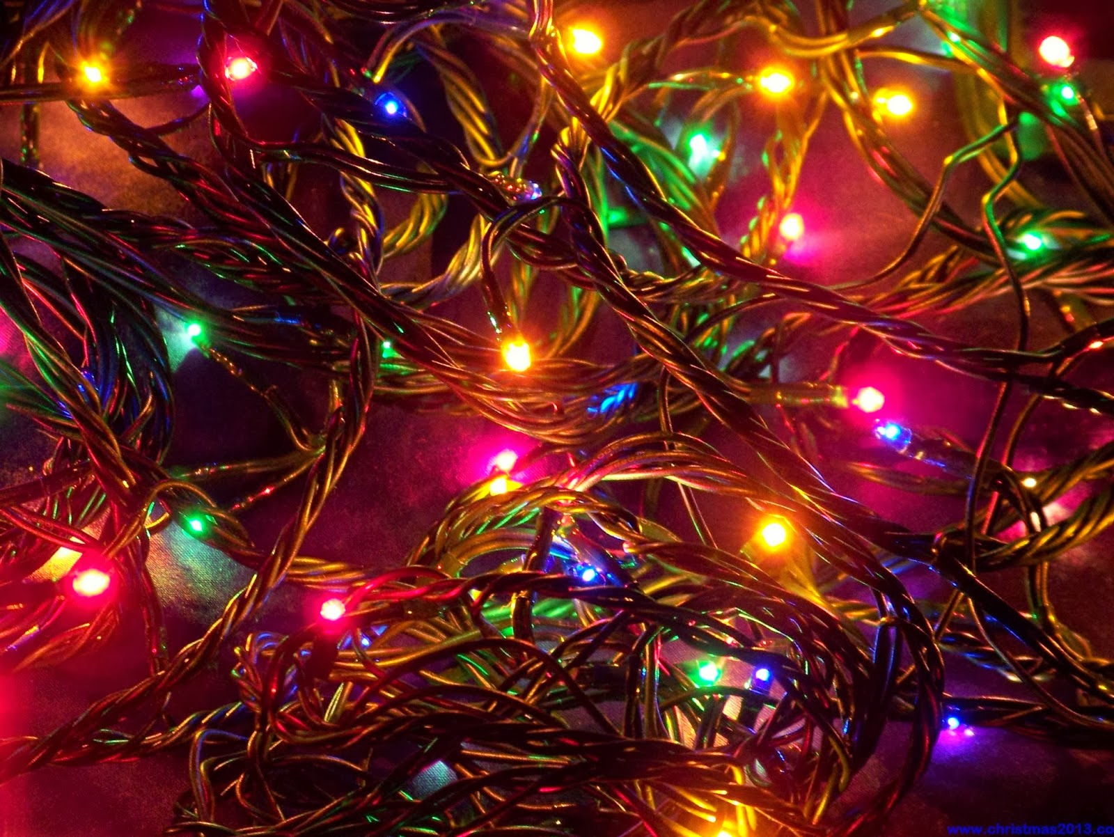 Put Some Sparkle on Your Desktop With Christmas Lights