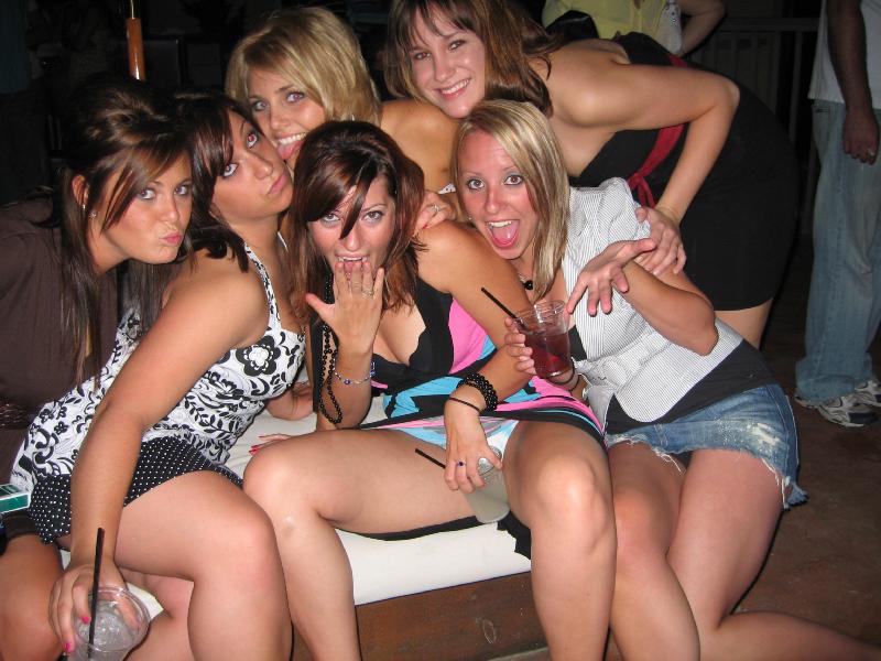 Чешская секс вечеринка пьяных друзей