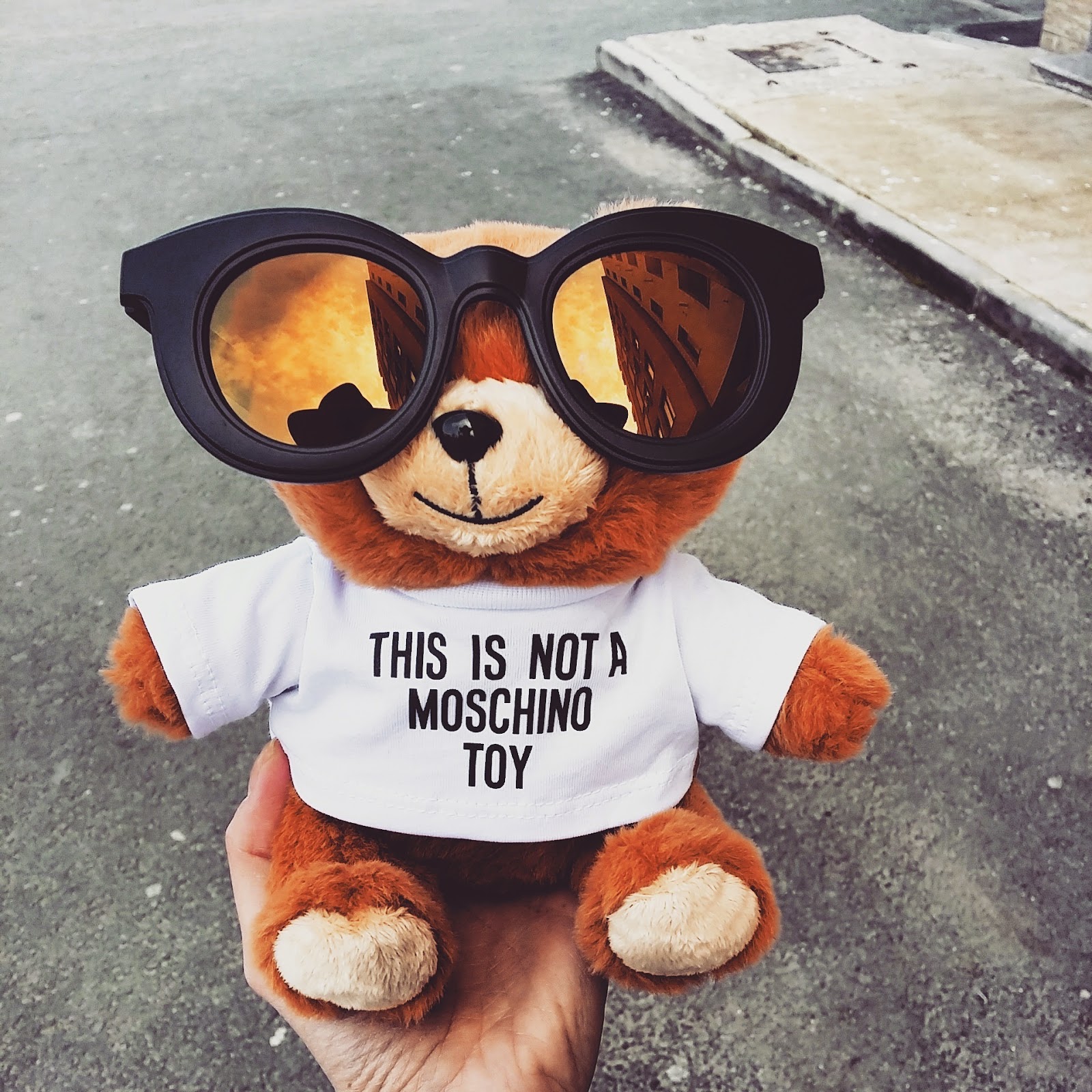 J'adore Fashion: This is not a Moschino Toy!