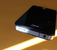 iPhone4Sと４をパッと見て判断する方法　iPhone4S電源ボタン修理　SG千葉船橋店　12/8千葉県袖ケ浦市からご来店