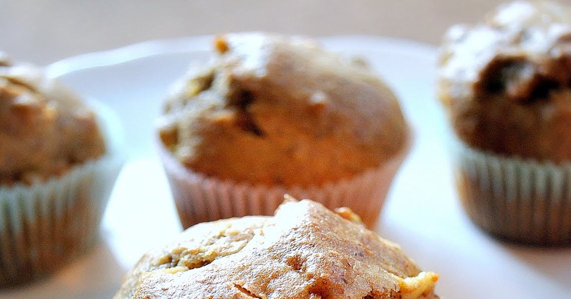 I Just Love My Apron Whole Wheat Flax'N Apple Muffins