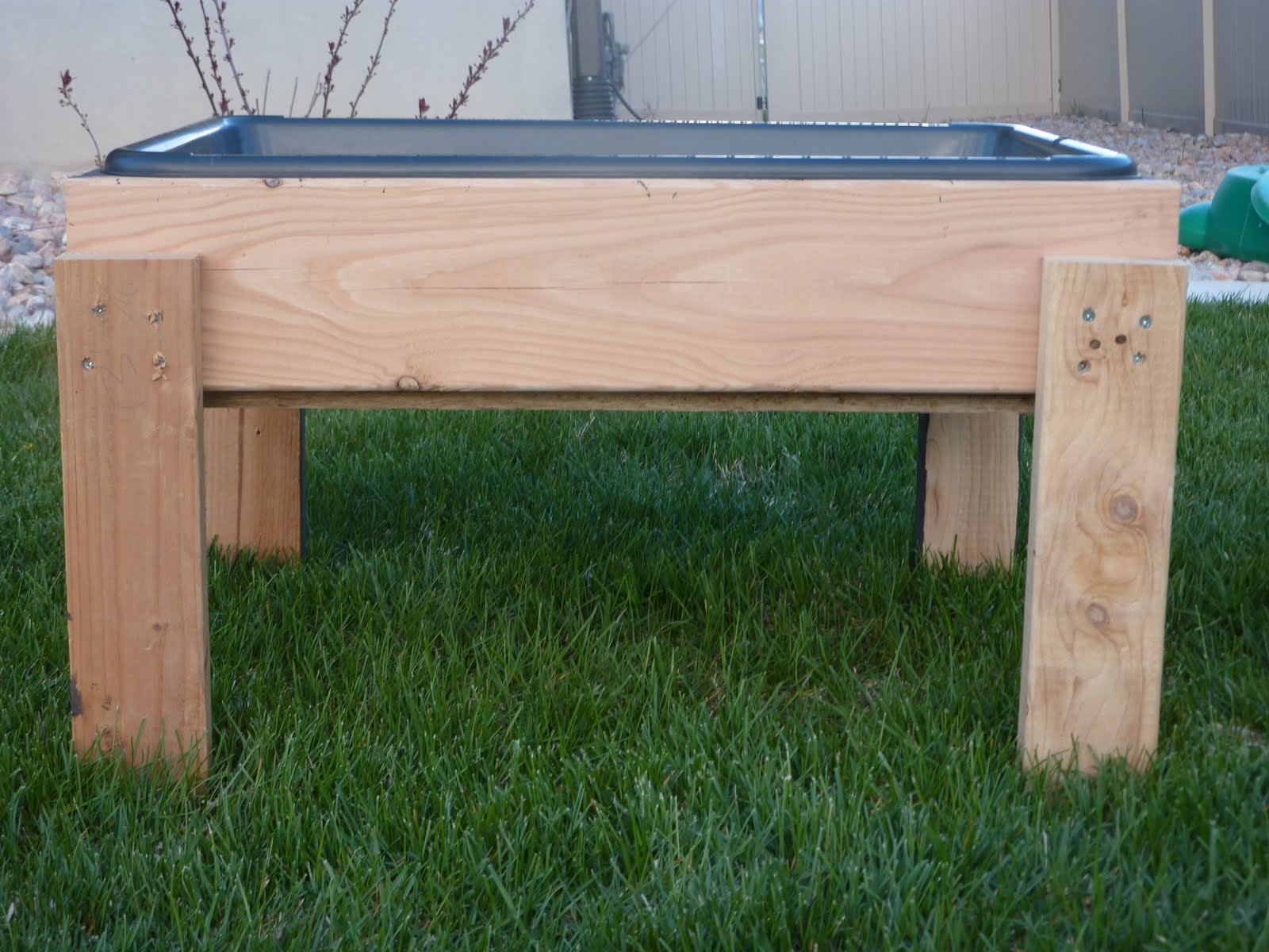 The Inspiration Thief DIY Water Table