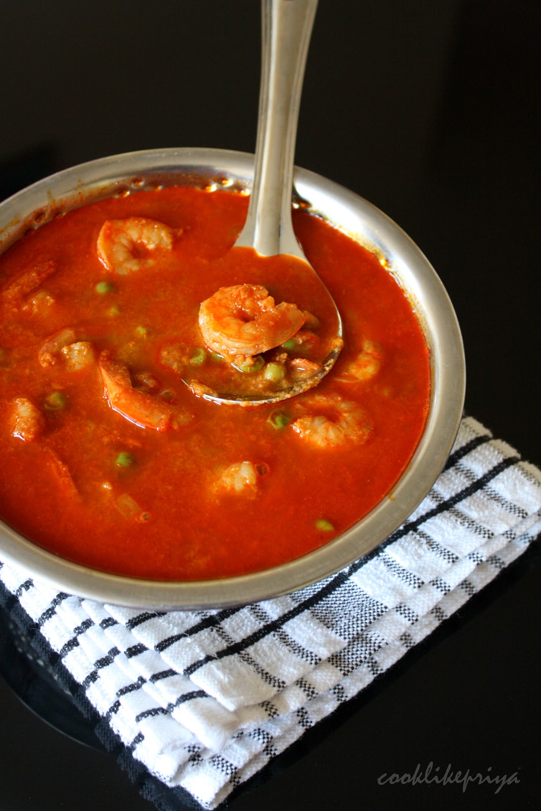 Cook like Priya South Indian Spicy Prawn Curry Recipe