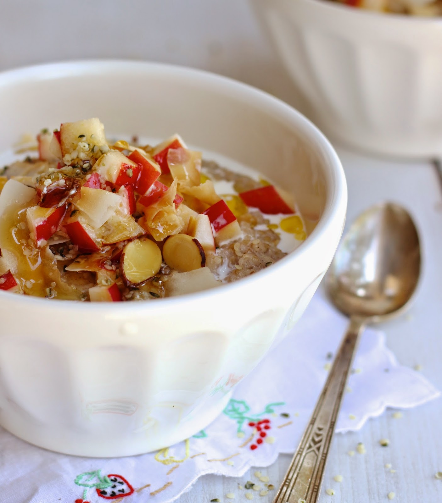 lieslicious Spiced steelcut oats with apple, toasted almonds & coconut