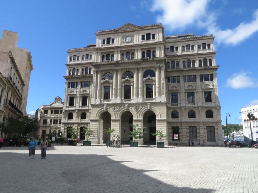 Cuban Cigars, Culture & Lifestyle Lonja del Comercio (Chamber of