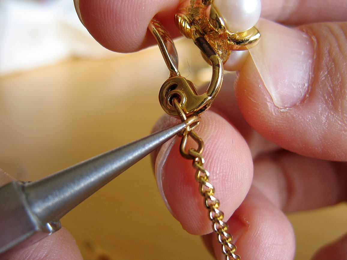 Couturgatory Shirt or Collar Clips Tutorial