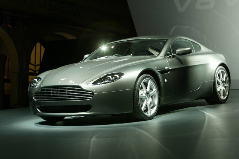 Aston-martin-vantage-v8-side.jpg