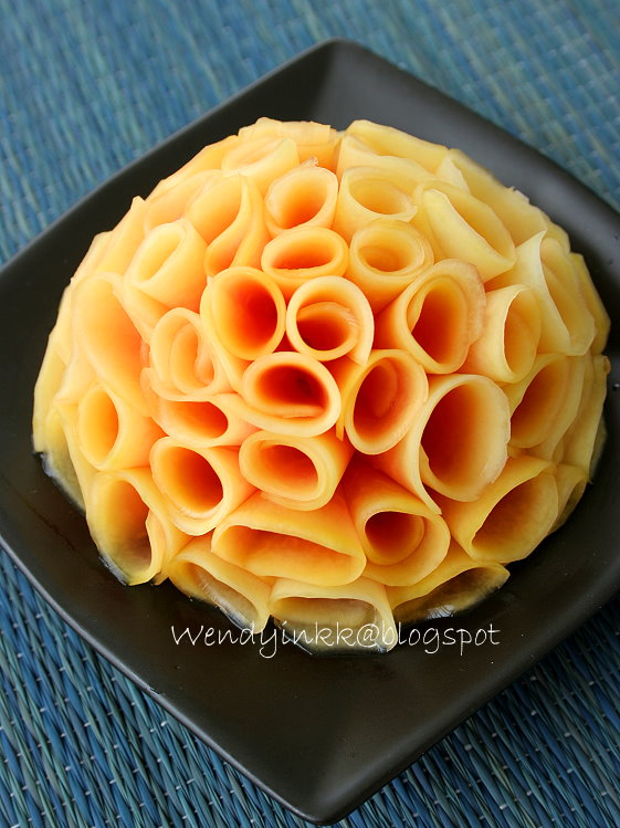 Table for 2.... or more Pickled Papaya Full Moon 2