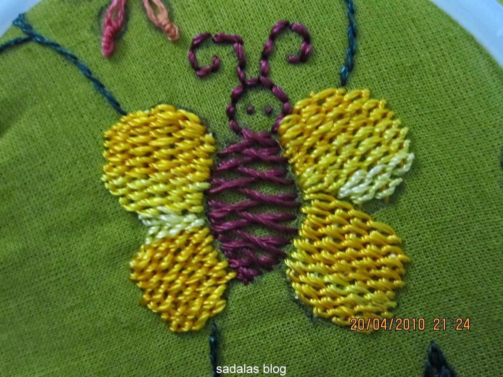 Sadala's Embroidery Tutorial Knotted broken chain stitch