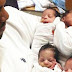 Elle meurt en accouchant de quadruplés. Mais regardez la réaction du papa!