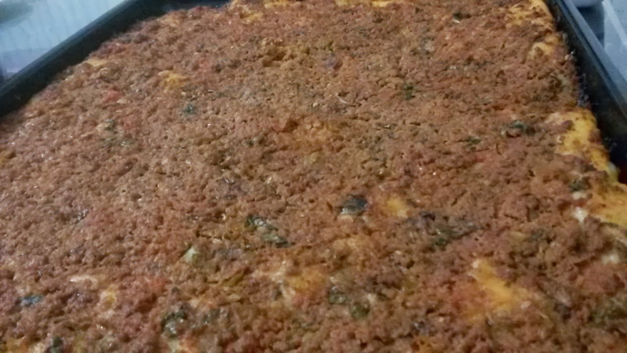 Beyhan'ın Mutfak Keyfi: KIYMALI TEPSI PIDESI